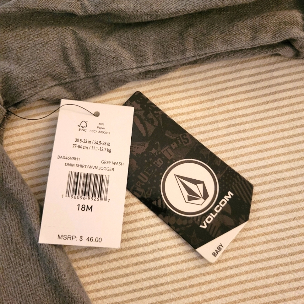 Volcom set - Picture 3 of 4